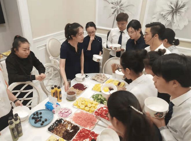 95后神仙职Kaiyun 开云业！闻屁吸猫收拾屋子就能月薪过万(图10)