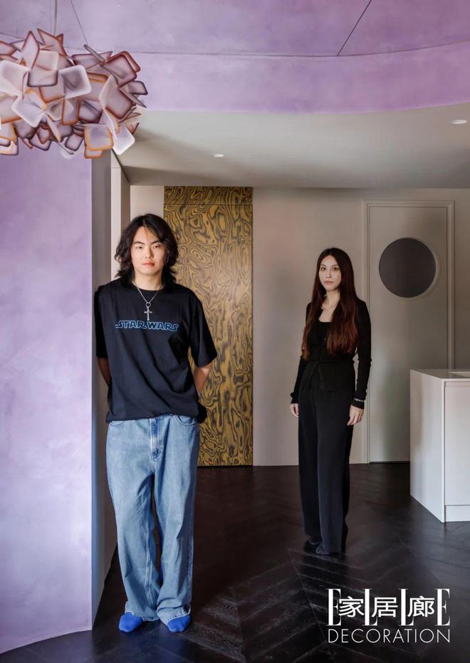 开云APP 开云官网入口00后斜杠女青年在北京天坛边造家收藏满室色彩(图2)
